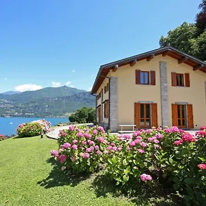 https://villa-la-punta.it-lombardy.com