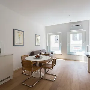 https://meravigli-16-apt-b-duomo-elegant-apartment-x-4.italymilanhotels.net